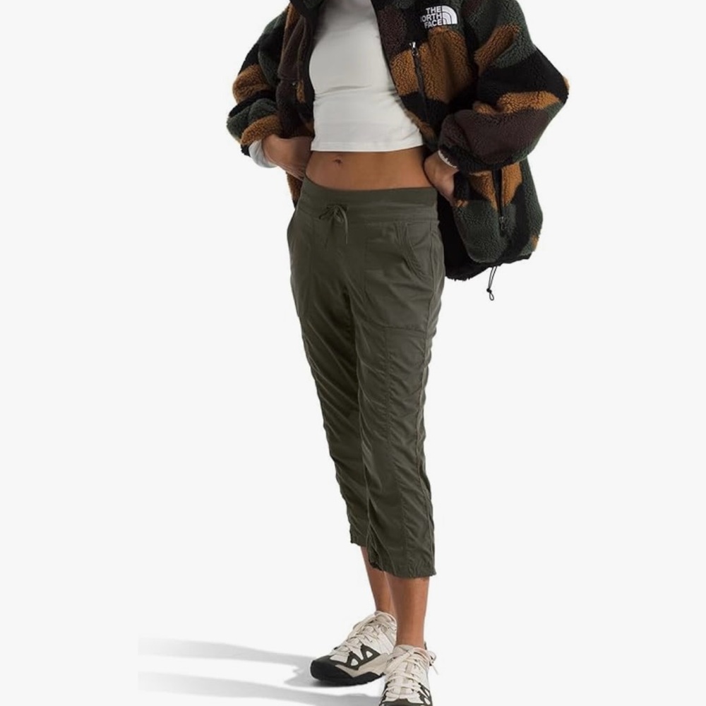 The North Face Women’s Aphrodite 2.0 Carpi Size Medium Style# NF0A4AQE